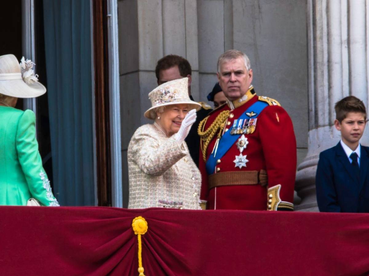 ¿El expríncipe Andrés está en problemas? La policía de Windsor visita su residencia