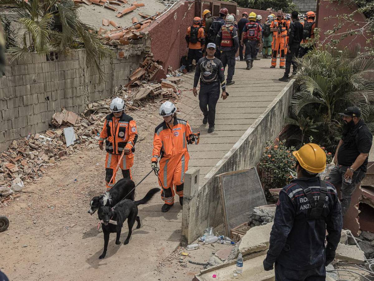 Se elevan a 1,450 las personas fallecidas por el doble terremoto en Venezuela