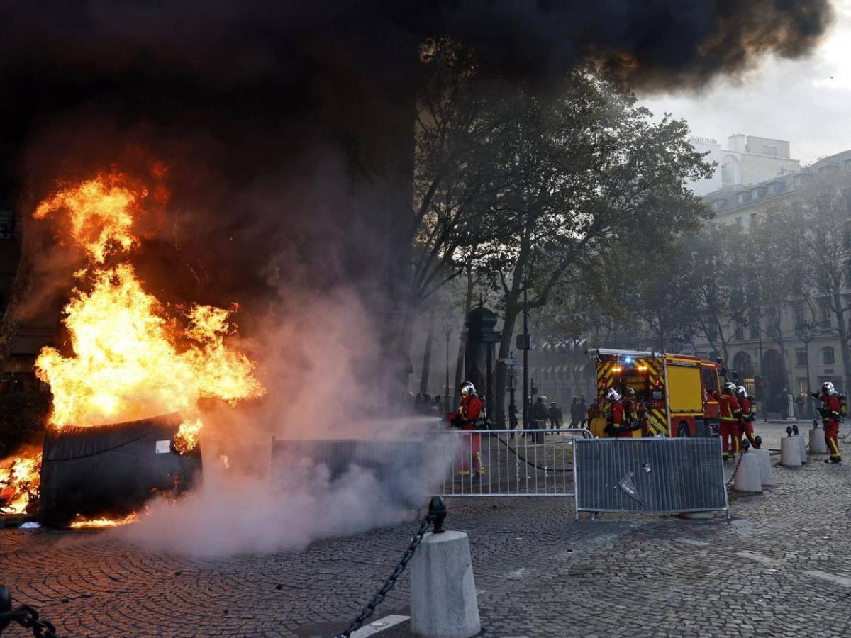 400 personas detenidas en otra jornada de protesta masiva en Francia