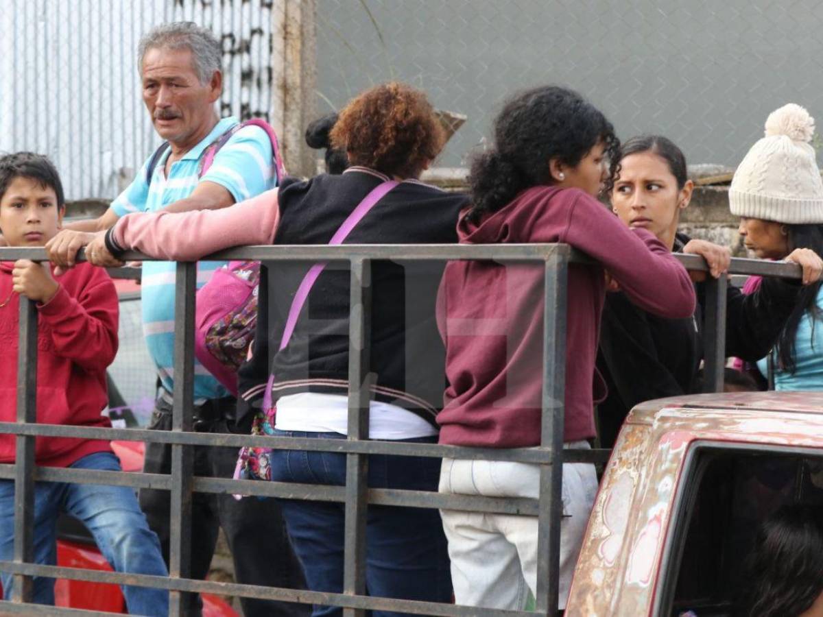 Reparten bono climático en Santa Lucía y pobladores desconocen el propósito