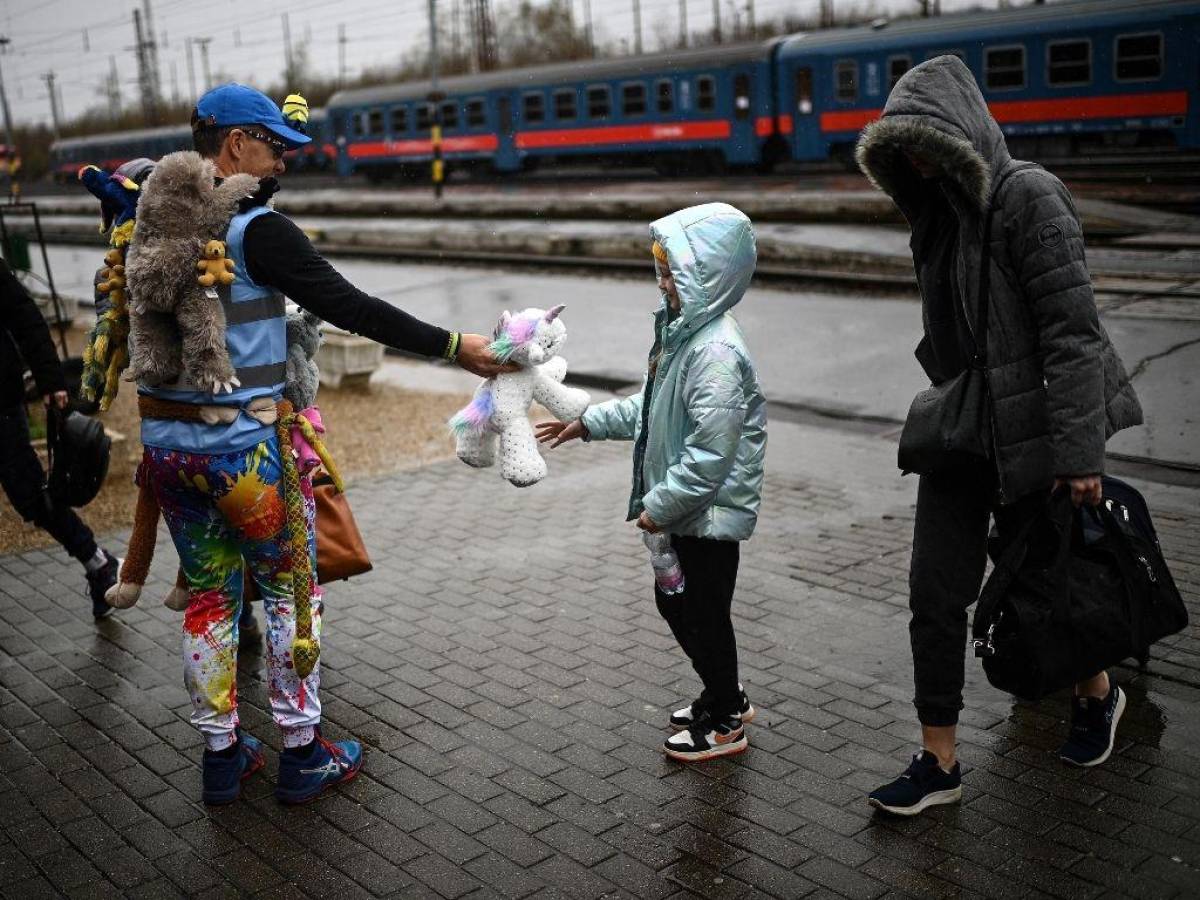 Ya hay unos 5,3 millones de refugiados ucranianos y esperan más