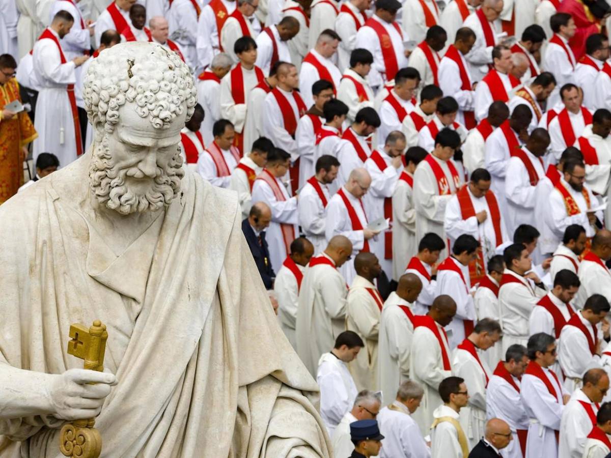 Sin oxígeno y deseando una feliz Semana Santa reaparece el papa Francisco Sin oxígeno y deseando una feliz Semana Santa reaparece el papa Francisco