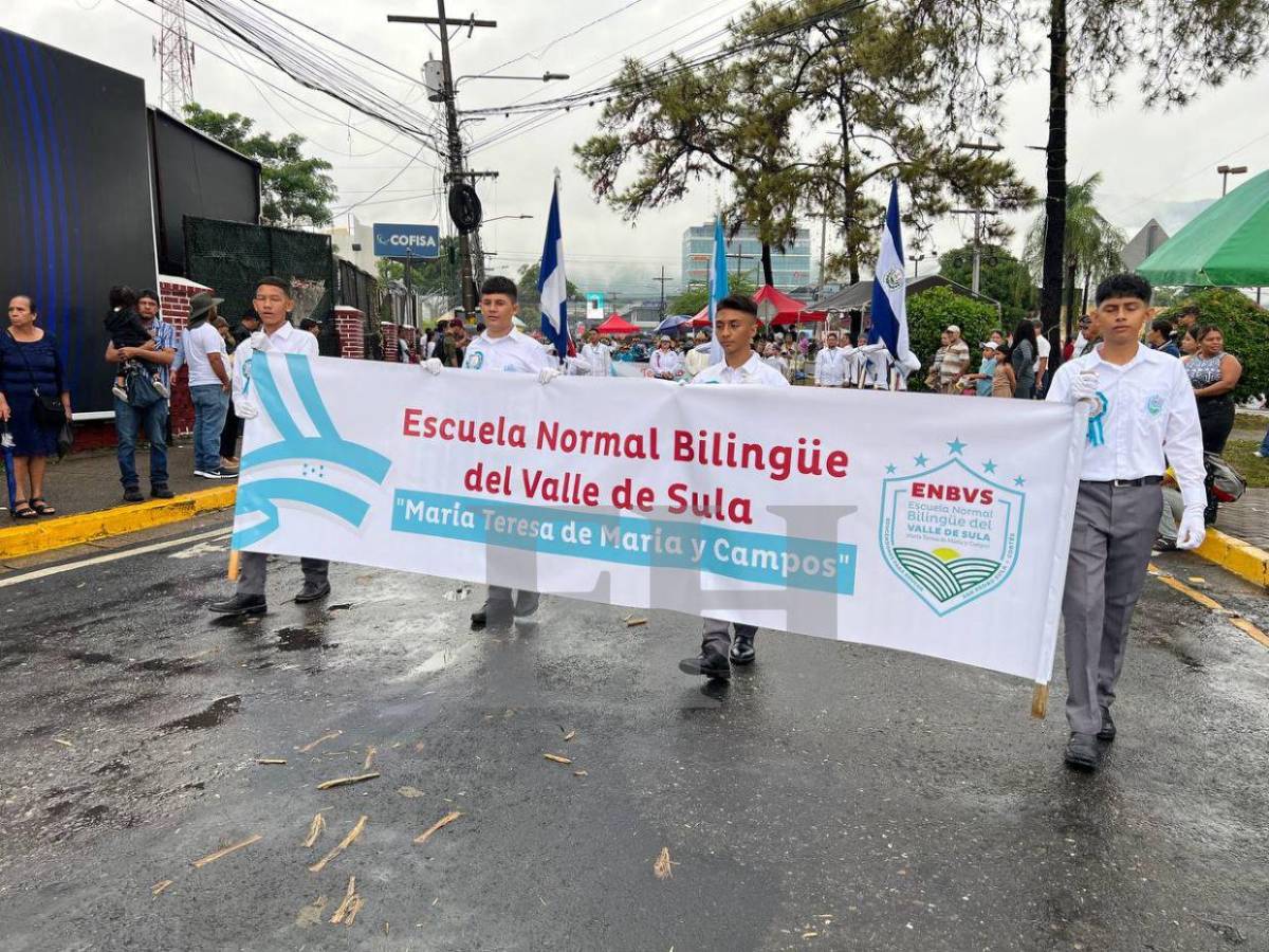San Pedro Sula se viste de patriotismo y así desfila en los 204 años de independencia patria