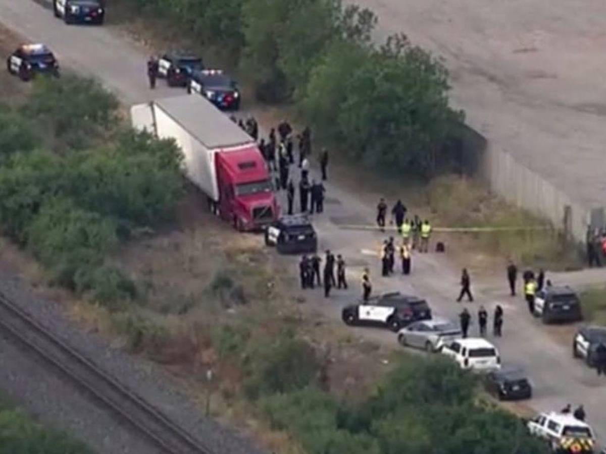 Suman cuatro detenidos por la tragedia de migrantes en Texas