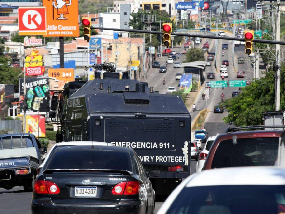 Compras de último minuto, tráfico y movimiento comercial en Tegucigalpa antes del Año Nuevo