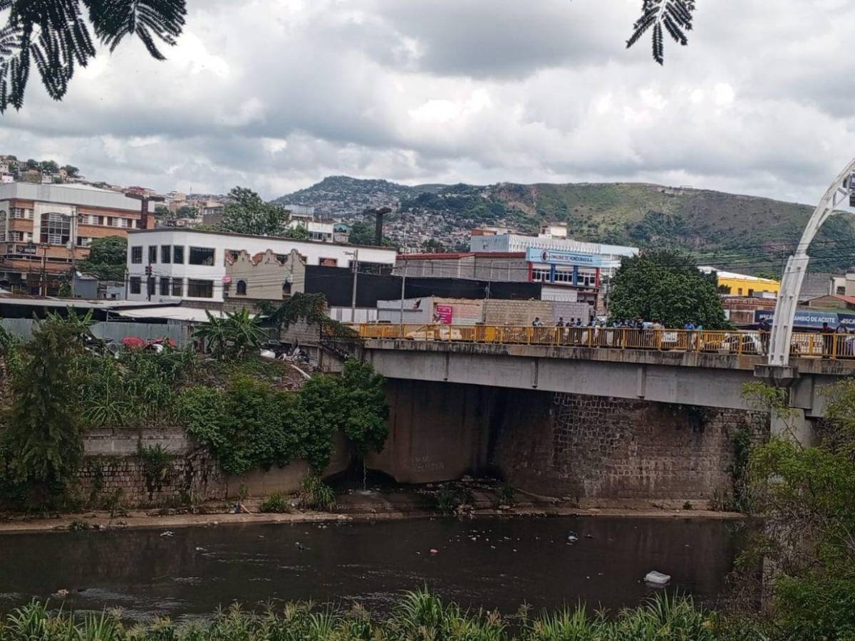 Encuentran el cuerpo de un hombre flotando en río Choluteca en la capital
