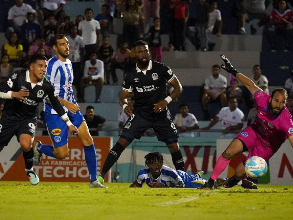 Los millones que pagarían Supremo y La More para comprar el CD Victoria de Liga Nacional