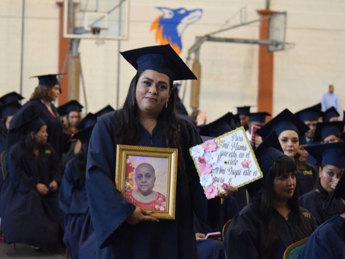 La Universidad Pedagógica gradúa a más de 150 nuevos docentes