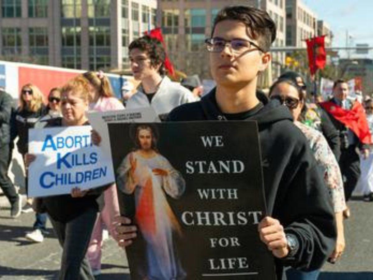 Marcha en Texas: Buscan mantener el aborto “fuera de las fronteras”