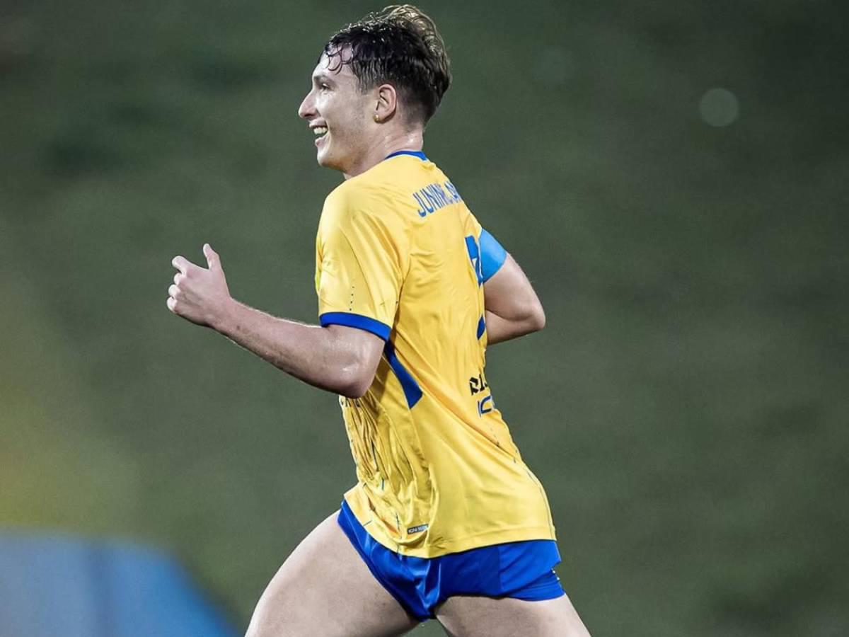 Es novio de famosa hondureña: La vida de Juninho Manella, goleador de tiktokers de Brasil