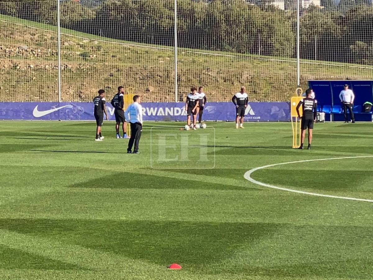 En cancha de gigante de España y el único jugador que faltó: El primer entreno de Honduras con nuevo DT