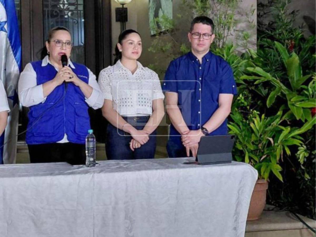 De rodillas y con una oración: así reaccionó Ana García tras anuncio de indulto a Juan Orlando Hernández