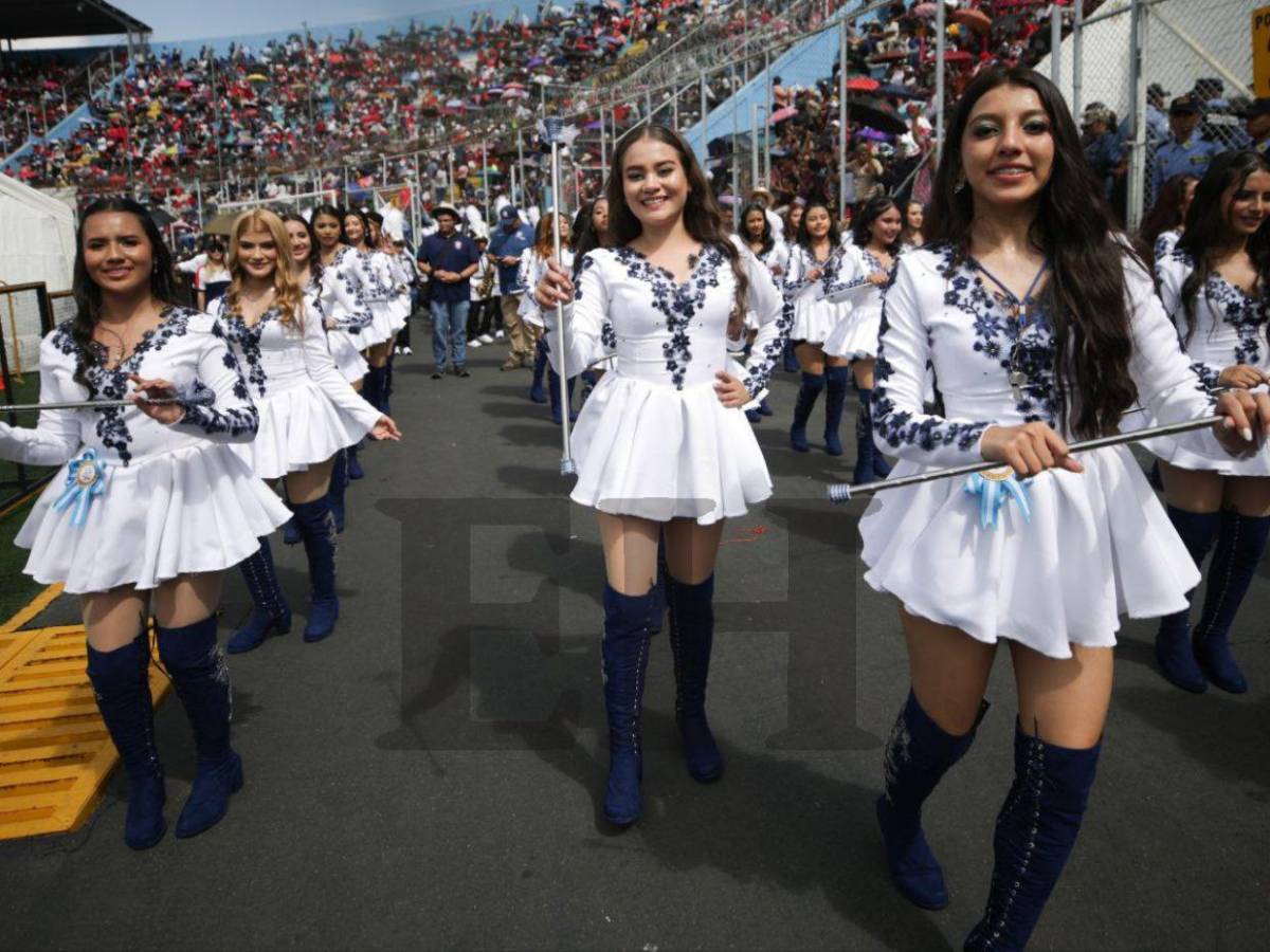 Ana Sofía Banegas, del Cultura Nacional School, una de las más aplaudidas en los desfiles patrios