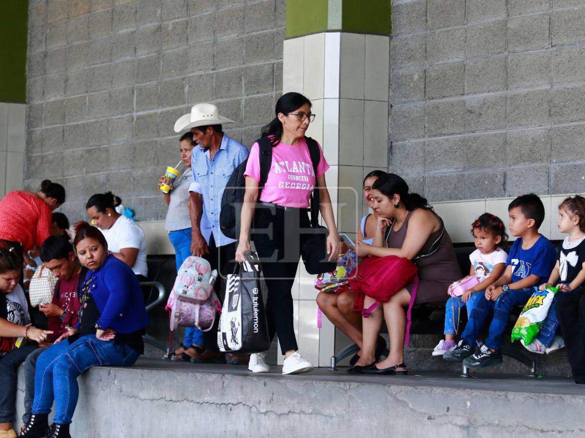 Sampedranos abarrotan la Gran Central Metropolitana por el Feriado Morazánico