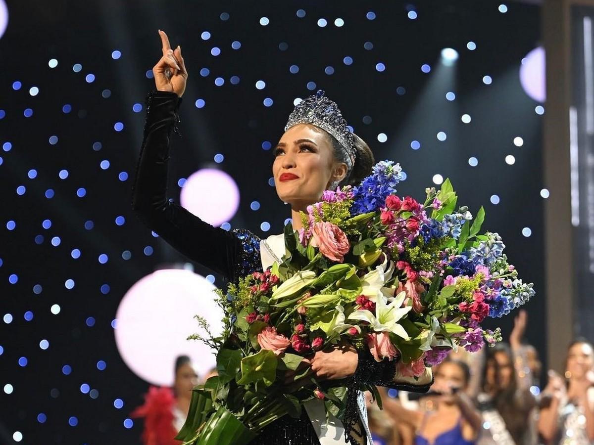 R’Bonney Gabriel, Miss Universo 2022, renuncia a ser Miss USA y anuncia quién la reemplazará