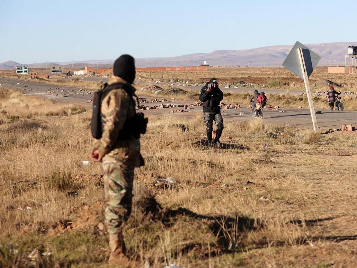 Más de 47 detenidos y 5 heridos tras desbloqueo de carreteras en Bolivia