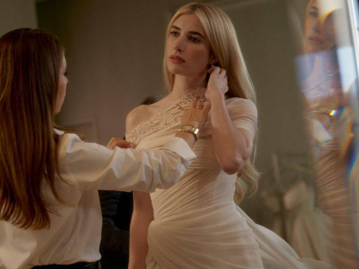 ¿Quién llevó a Emma Roberts al altar en su boda con Cody John?