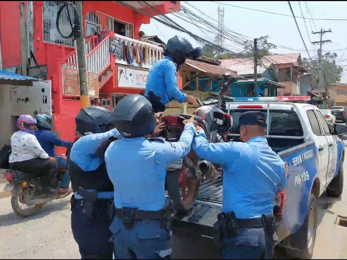 Hombre dispara contra un policía municipal y se da a la fuga en Roatán