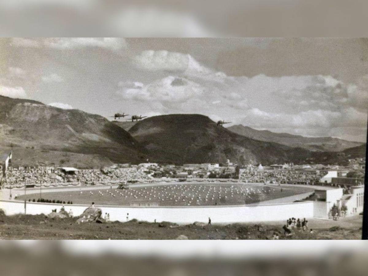 Así ha sido el cambio del Estadio Nacional de Tegucigalpa en sus 78 años
