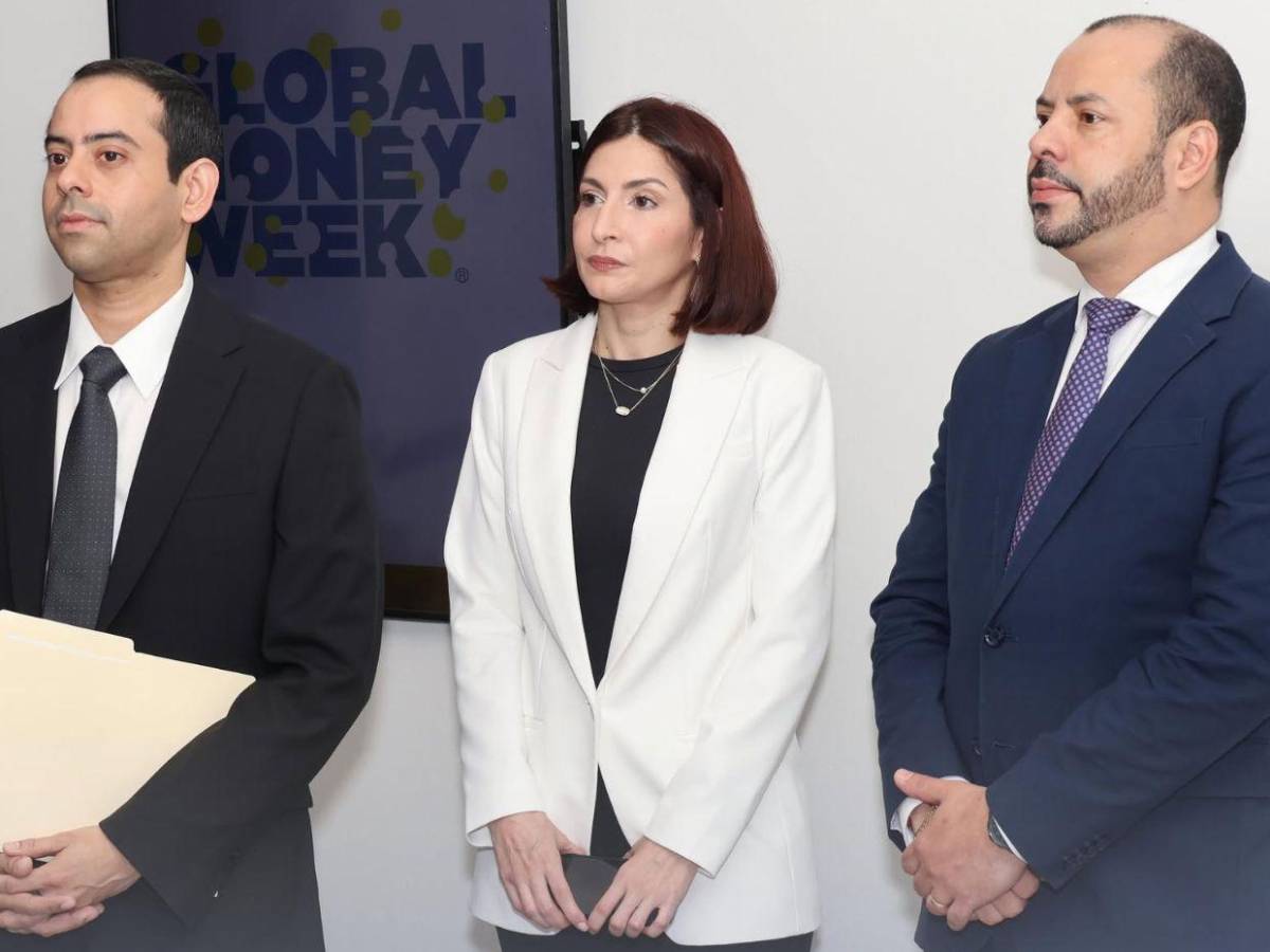 Anuncio del presidente de la CNBS sobre investigación a tiktokers: Son sujetos de riesgo