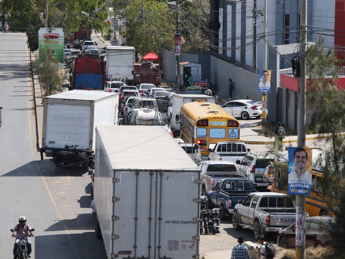 Tráfico infernal en la salida al sur: casi 10 horas de congestionamiento vial