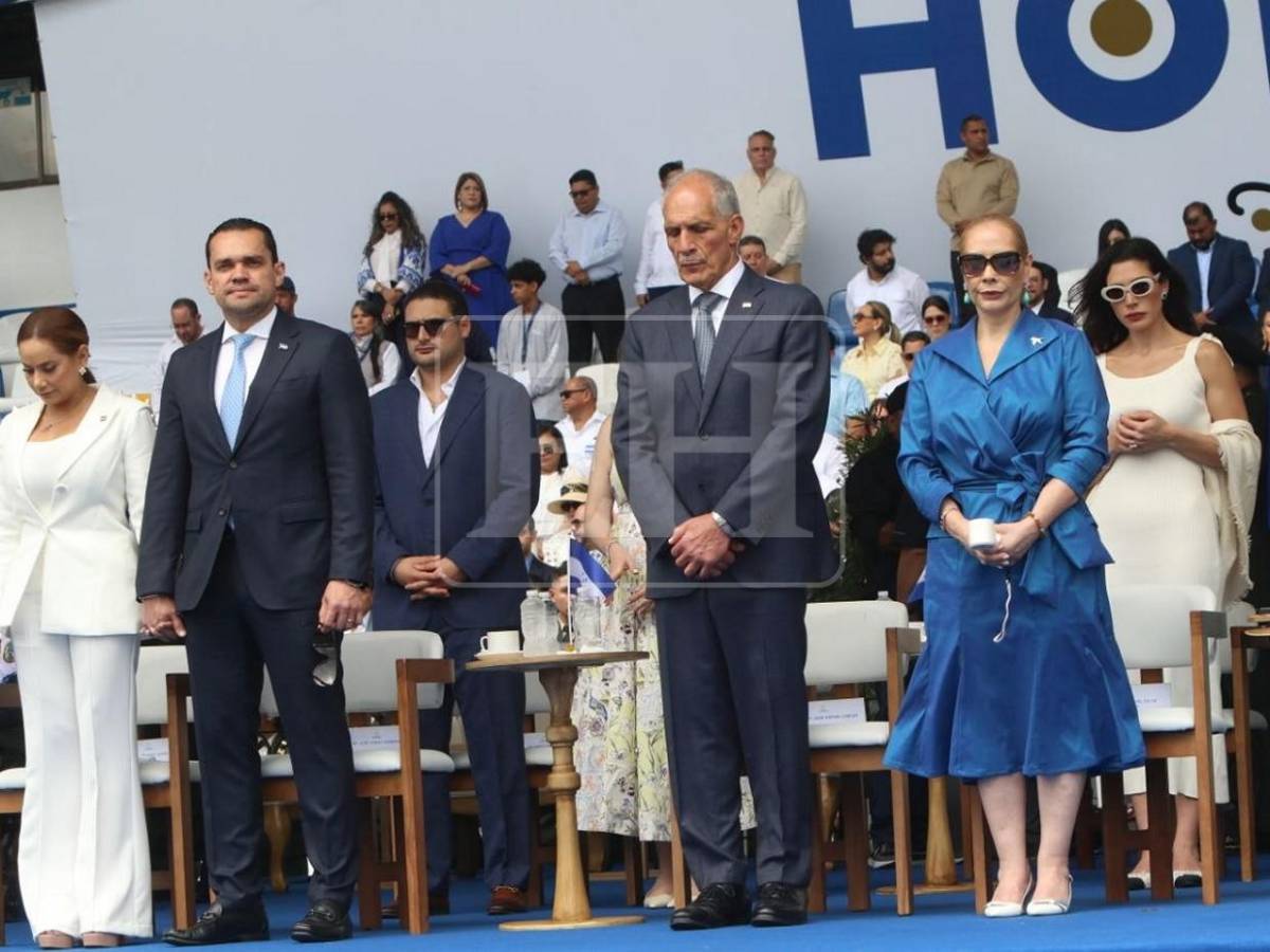 Sobrios y elegantes: los presidentes de los poderes del Estado en desfiles patrios