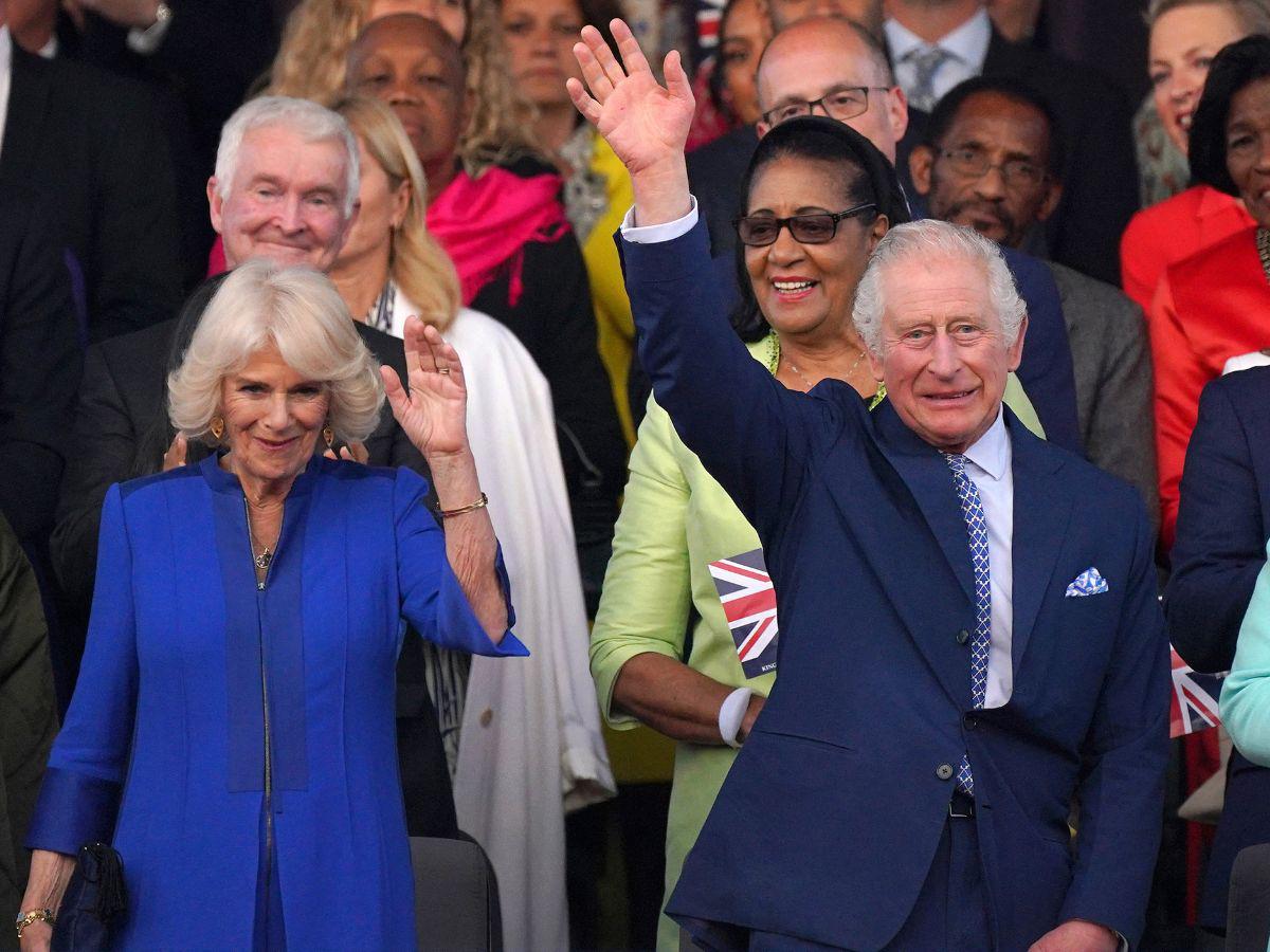 Rey Carlos agradece a británicos tras las festividades por su coronación