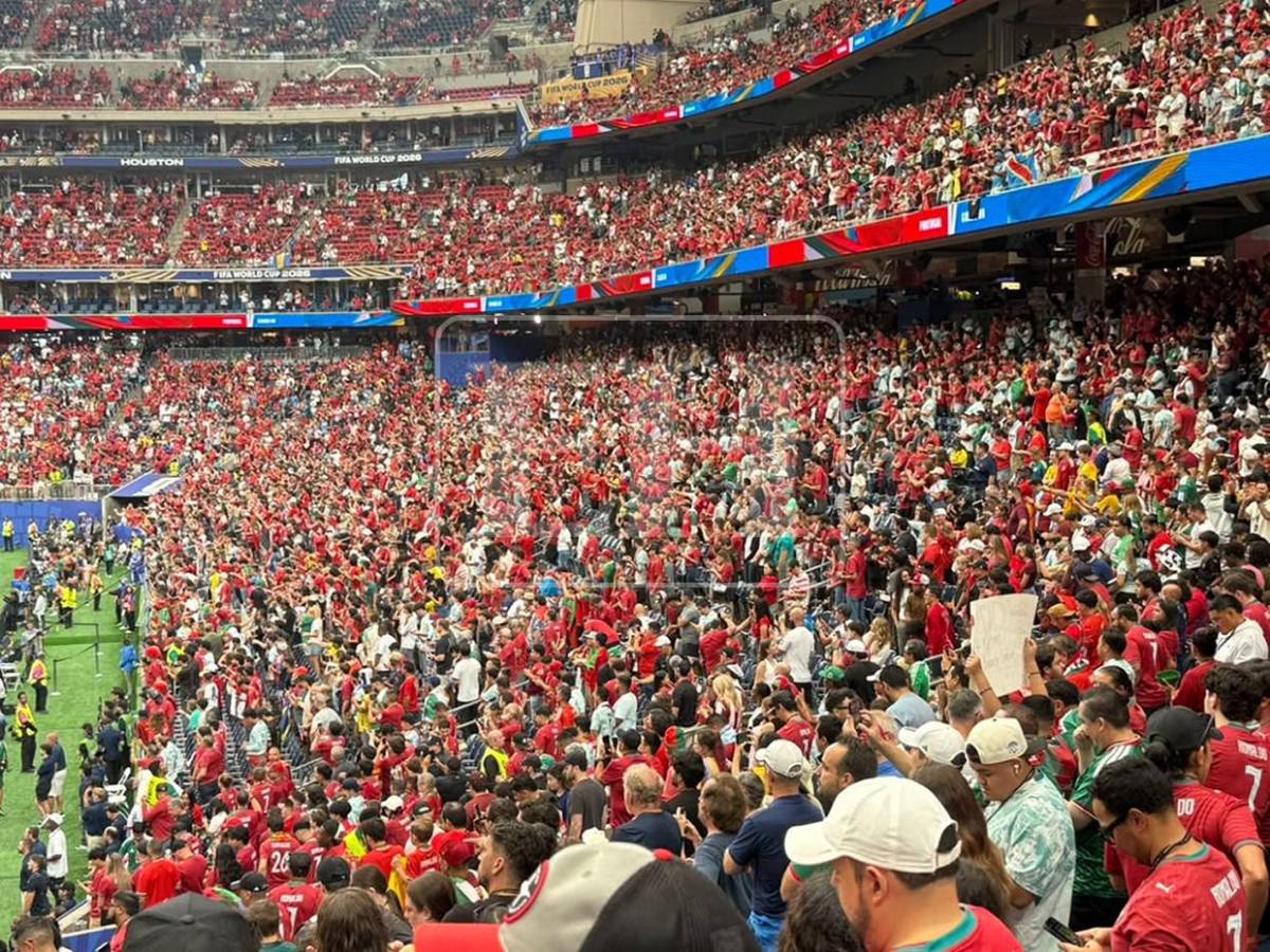 El 7 de Cristiano Ronaldo invade el Houston Stadium en impresionante marea roja