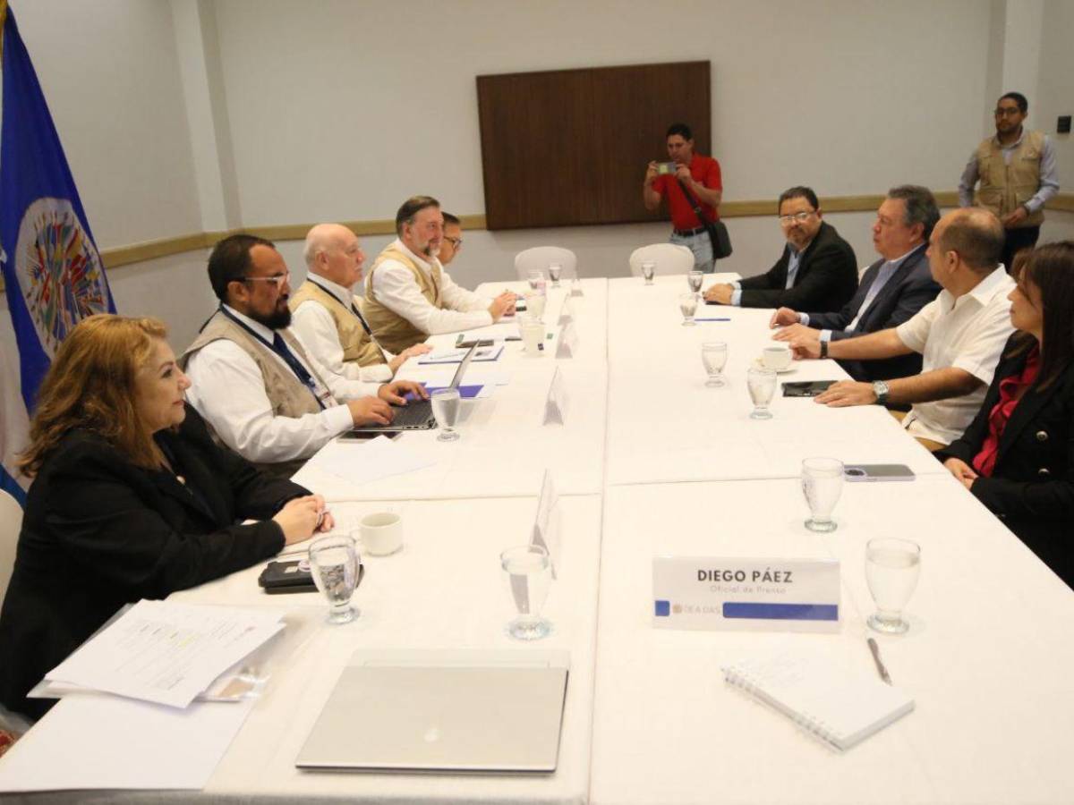 Misión de la OEA arriba a Honduras en medio de crisis electoral