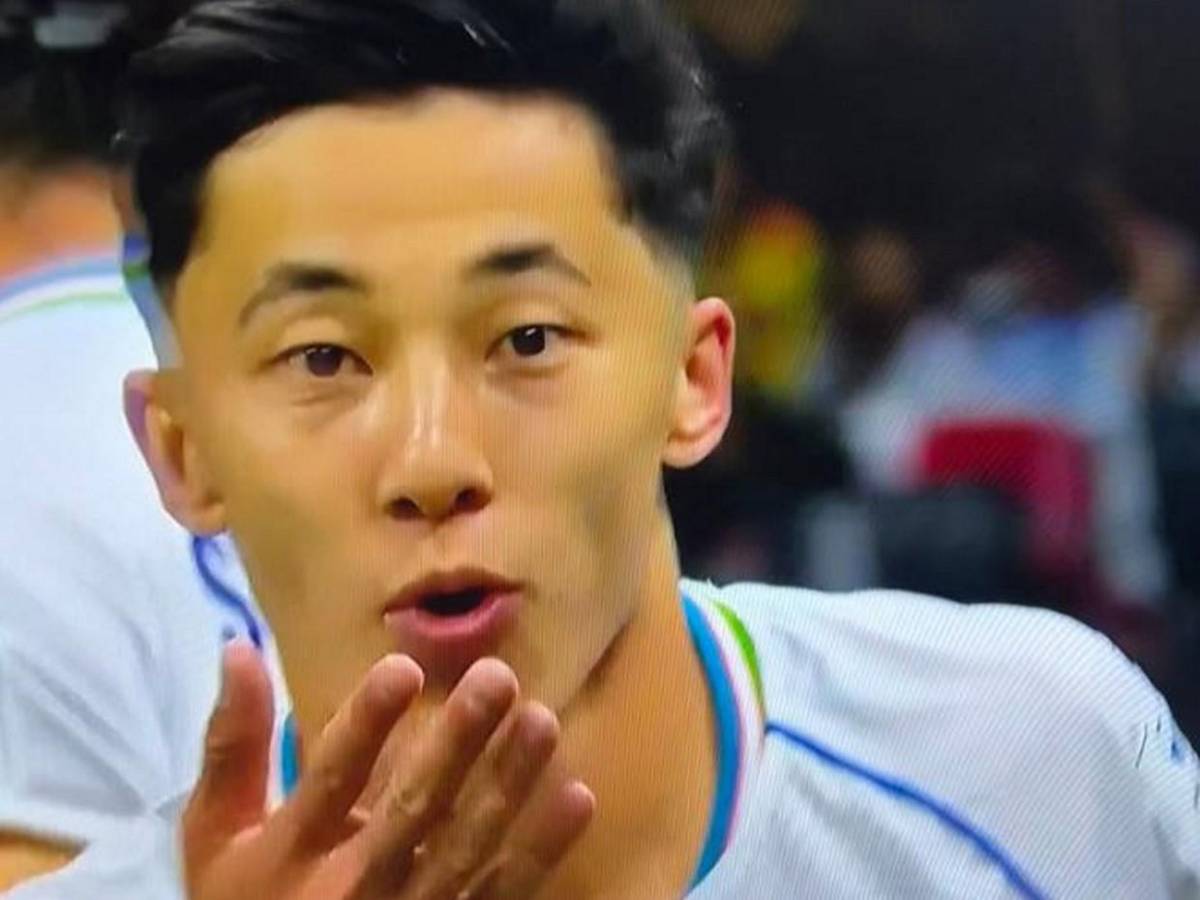 Abbosbek Fayzullaev, el jugador de Uzbekistán que comparan con Shin Fujiyama