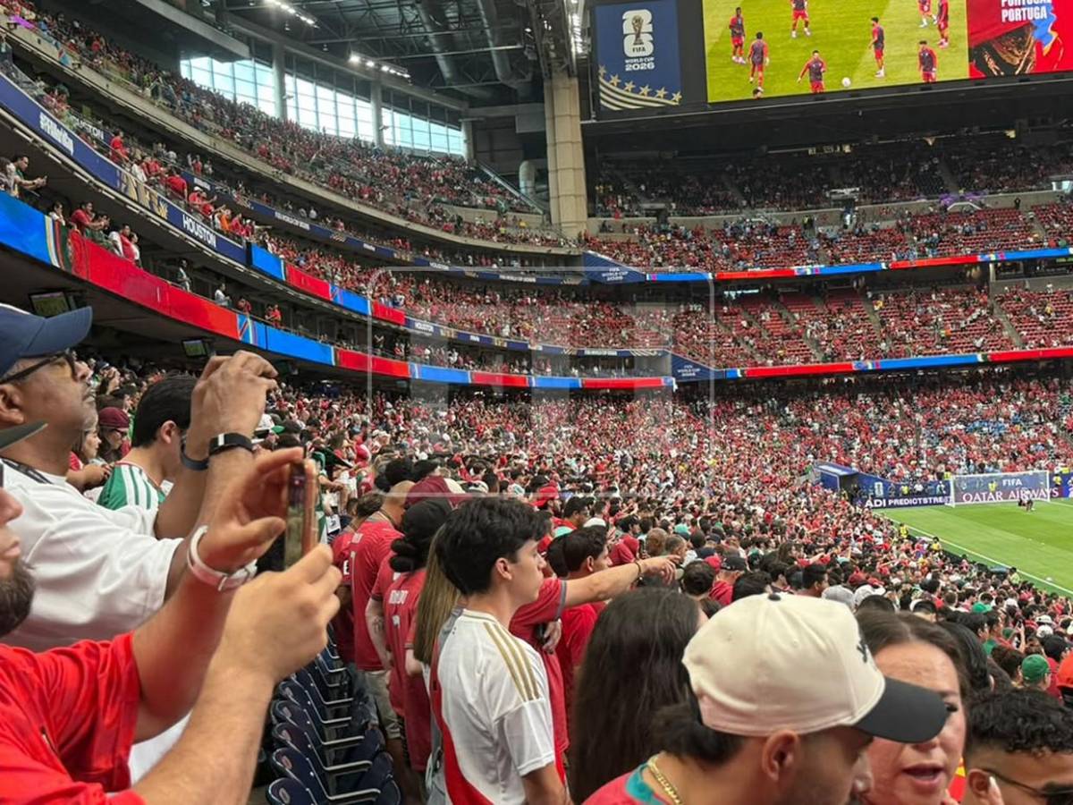 El 7 de Cristiano Ronaldo invade el Houston Stadium en impresionante marea roja