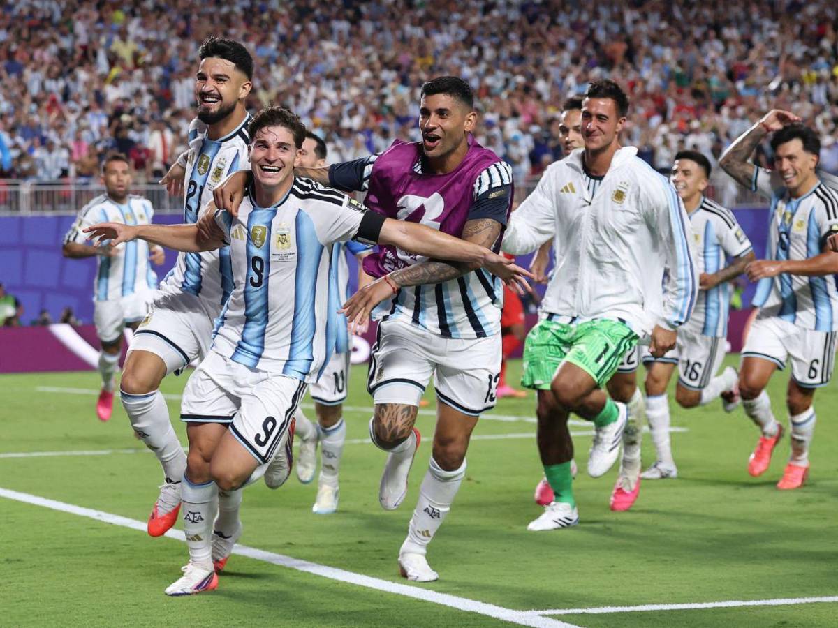No se vio en TV: La advertencia que Messi le hizo al árbitro y la indignación de Suiza ante Argentina