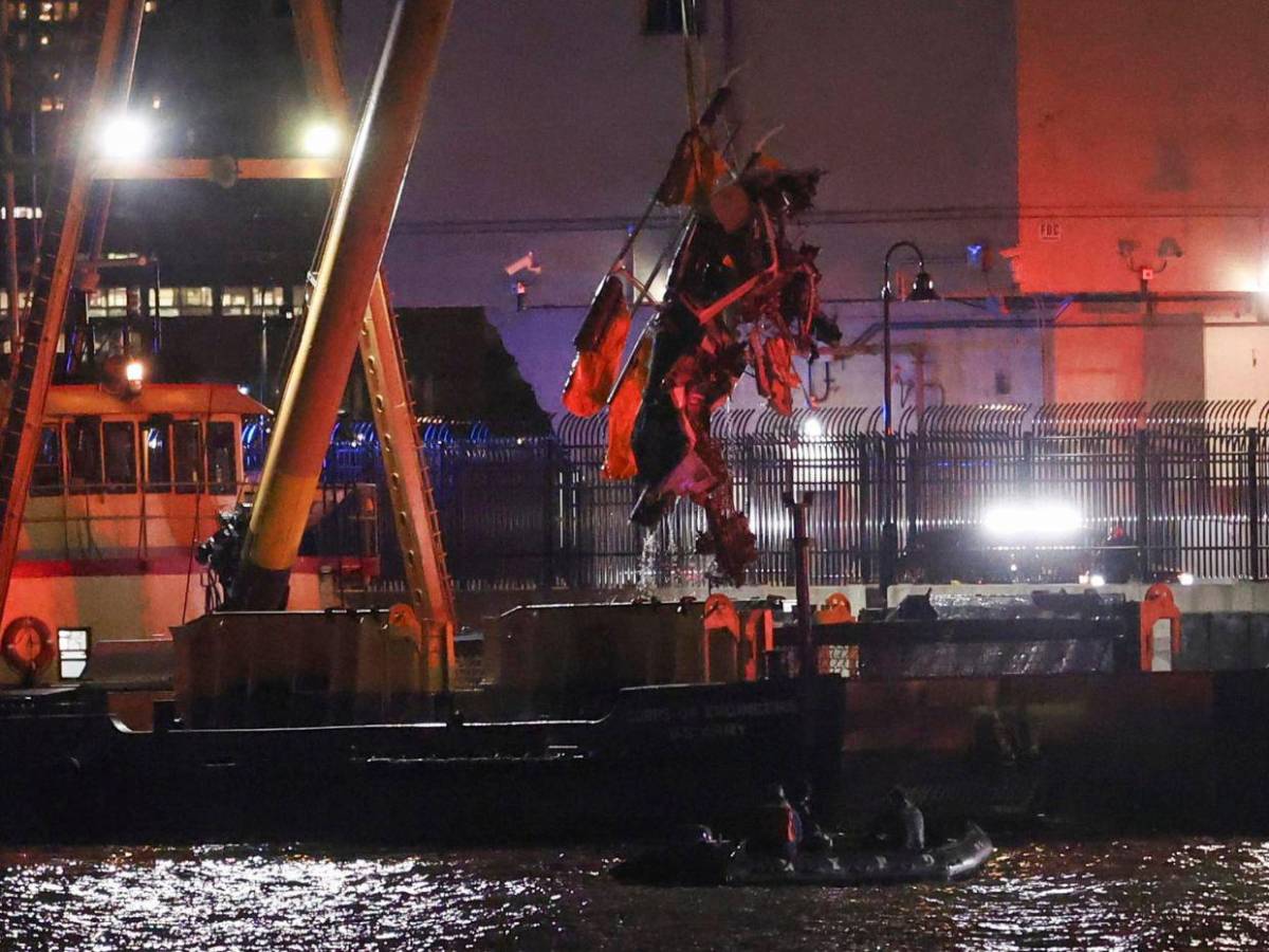 Horas de vuelo o fallas mecánicas: investigan  accidente de helicóptero en Nueva York