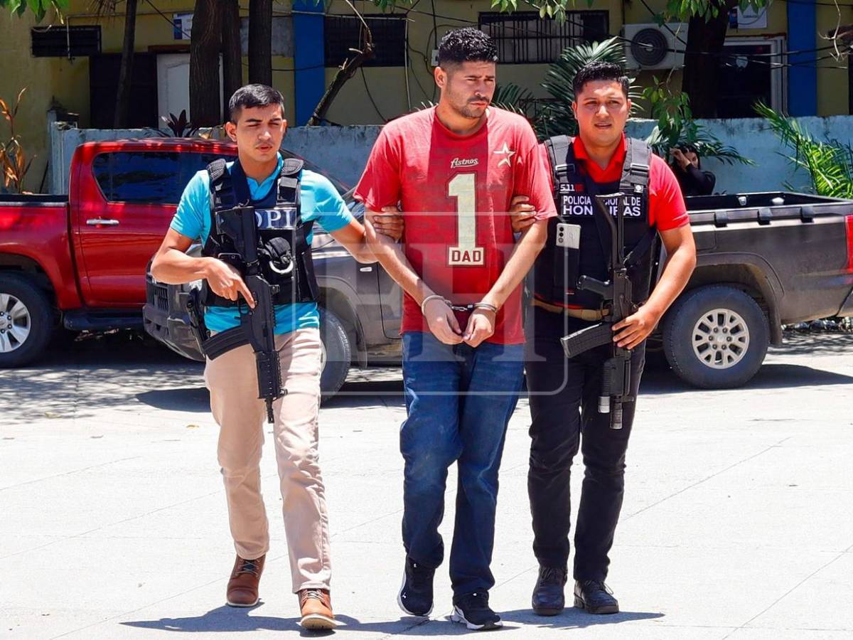En una gasolinera y pidiendo que no disparen: así se entregó Daniel Meraz