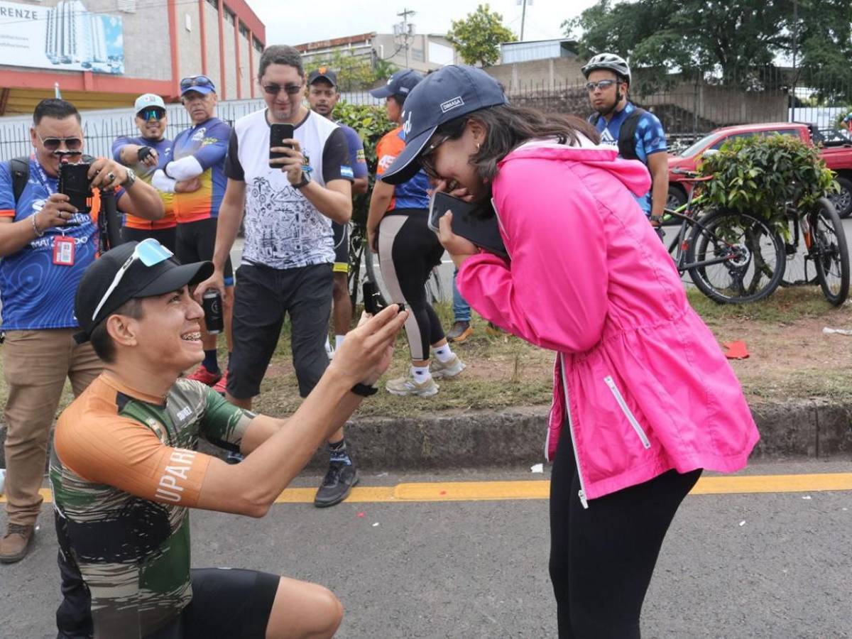 Escenario del amor, la Vuelta EL HERALDO 2025 fue testigo de un sí, acepto