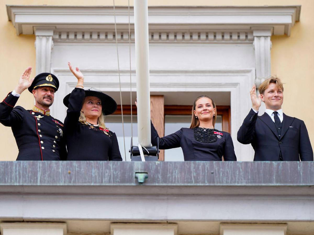 Noruega da último adiós al rey Harald V y bienvenida al nuevo monarca Haakon VIII