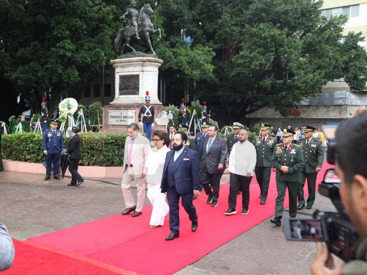 ¿Cómo lucieron los presidentes de los poderes del Estado en los desfiles patrios Honduras 2025?