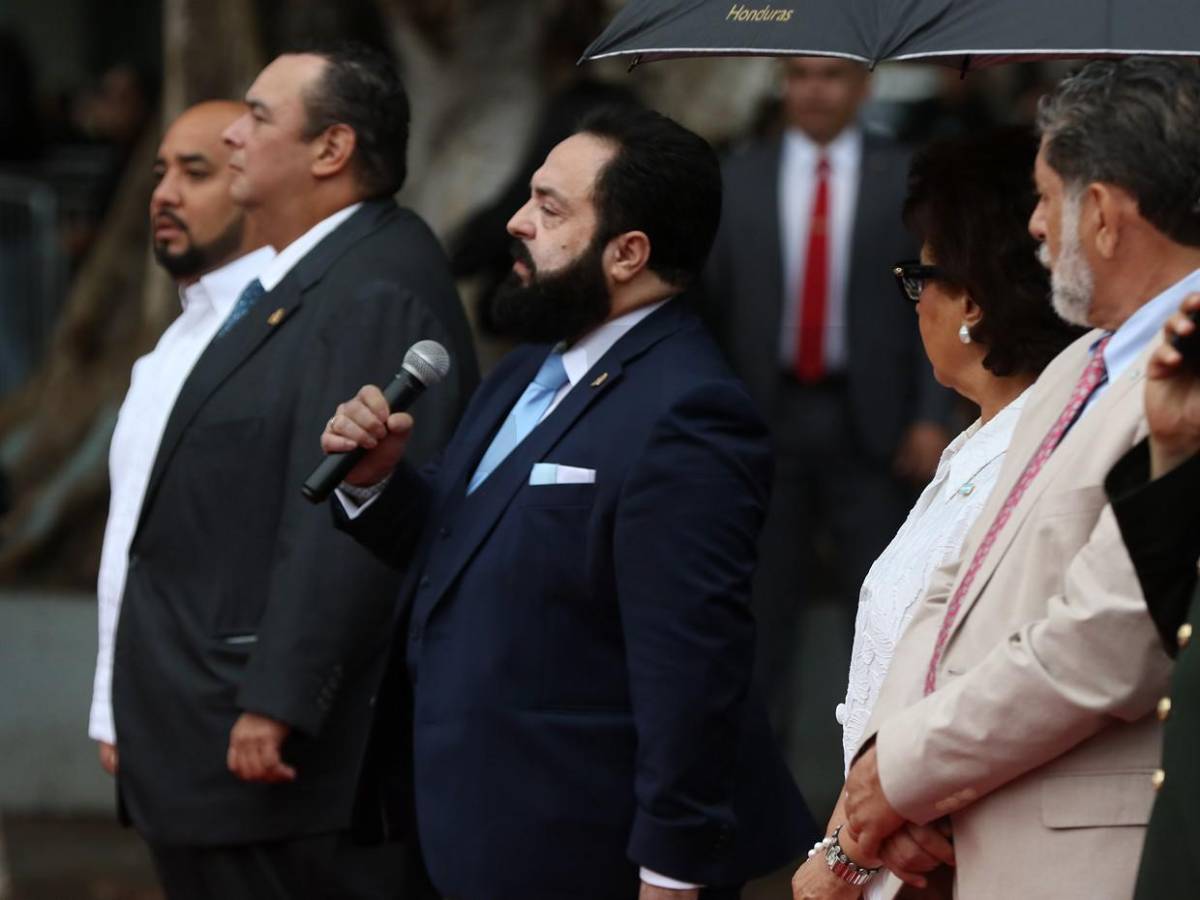 ¿Cómo lucieron los presidentes de los poderes del Estado en los desfiles patrios Honduras 2025?