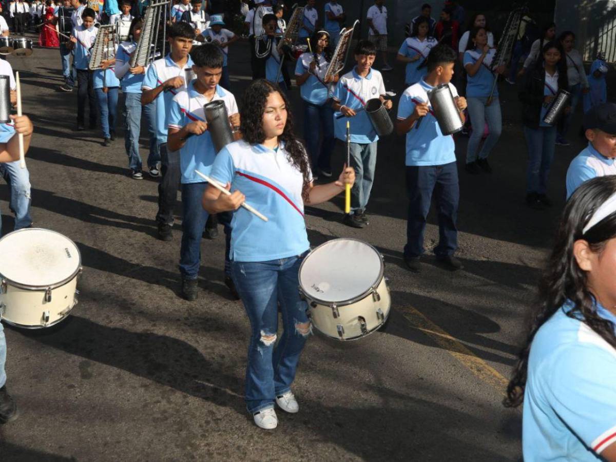 Inician las celebraciones de los 204 años de Independencia con desfiles de prebásica