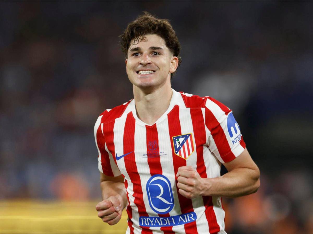 ¡Revolución en el Barcelona! Los fichajes y salidas que ha pedido Hansi Flick