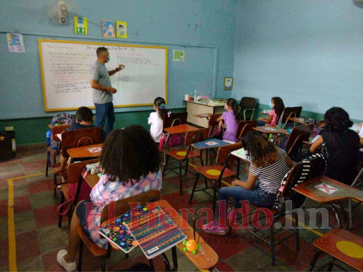 El Estado de Honduras deberá asumir gastos de los maestros cubanos