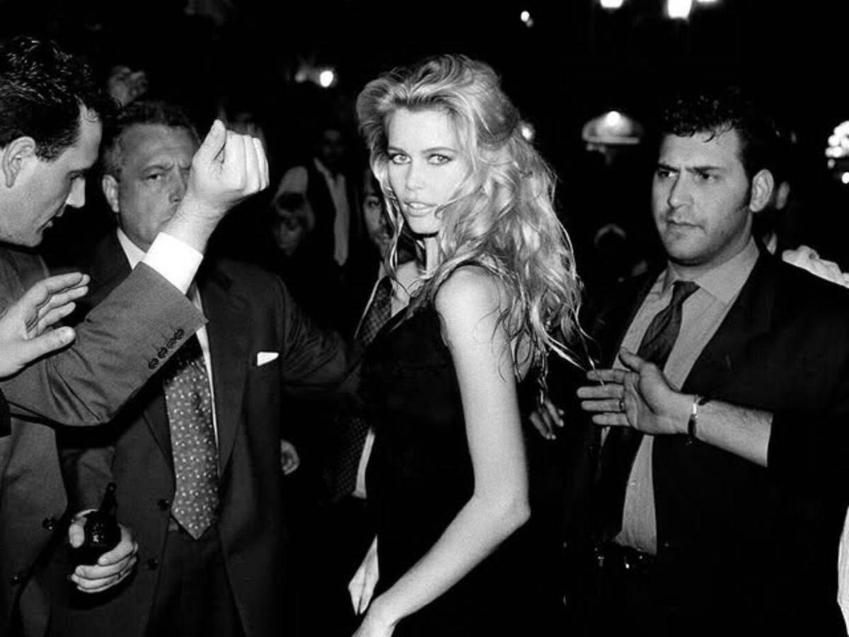 ¿Qué fue de Claudia Schiffer, la supermodelo que marcó los noventa?