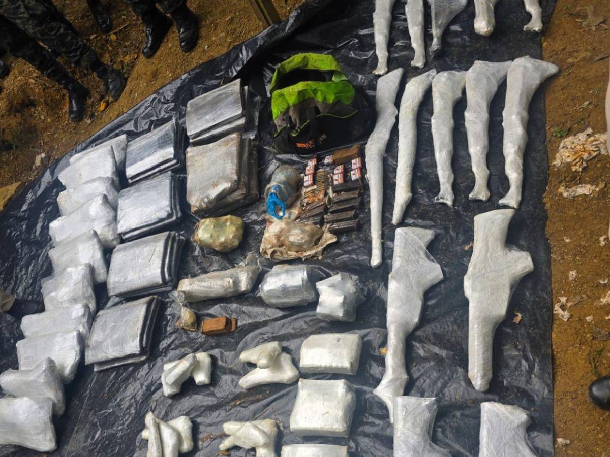 Lleno de drogas y armas: así estaba el búnker de la MS-13 hallado en zona montañosa de Omoa