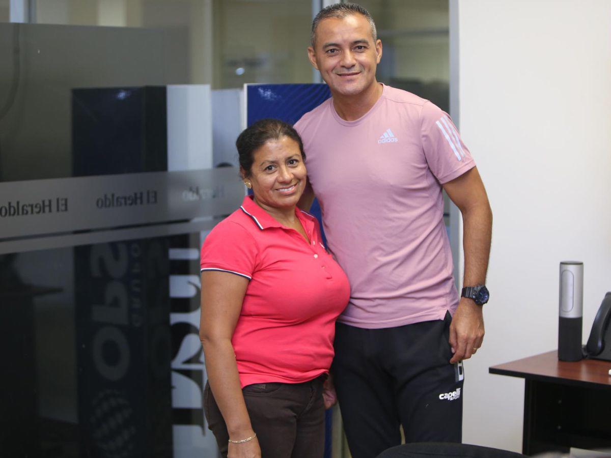 Melvin Matamoros estuvo en las oficinas de El Heraldo junto a su esposa Griselda. Tienen tres hijos y dos se ellos ya están metidos en el arbitraje.