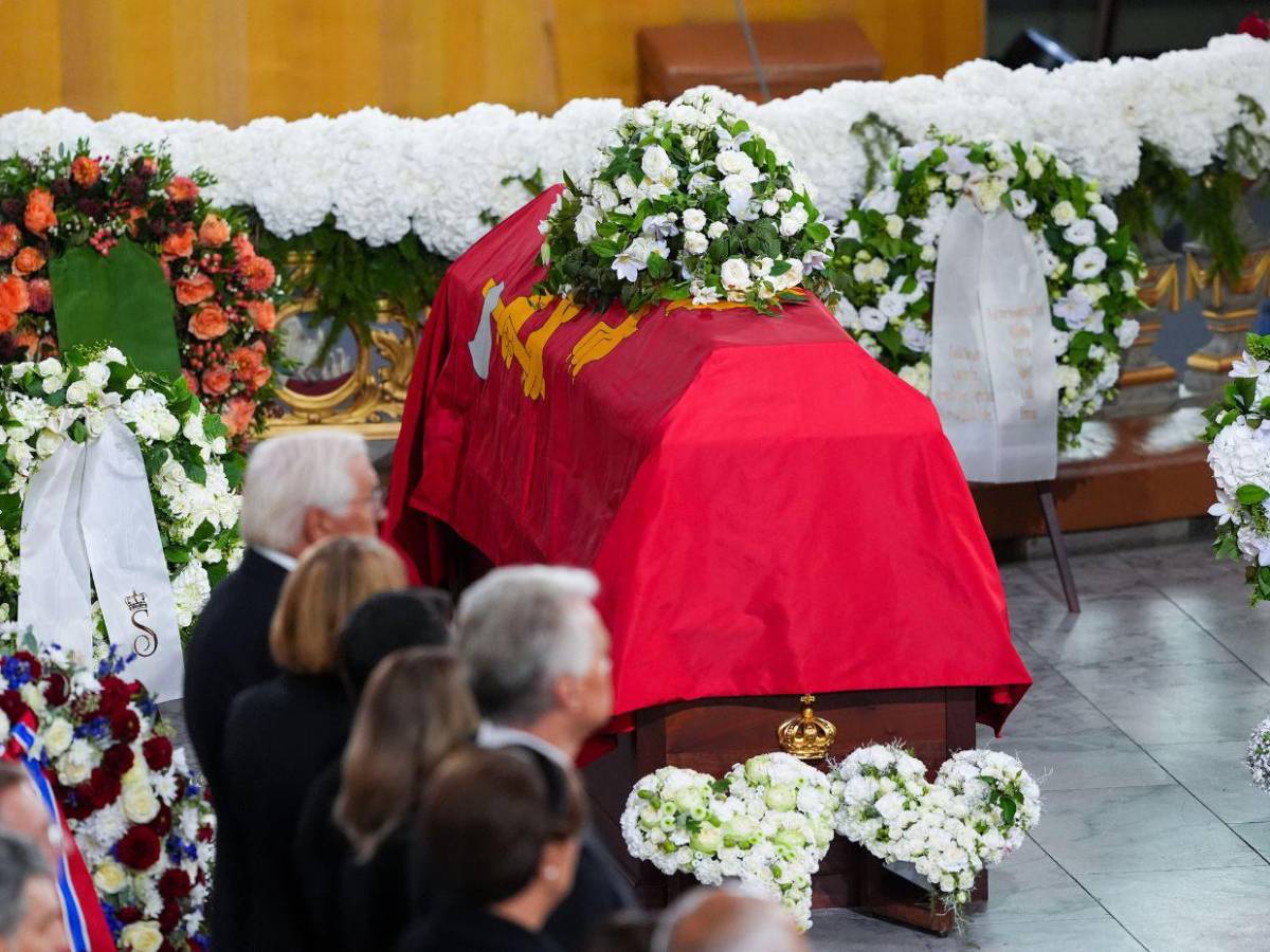 Noruega da último adiós al rey Harald V y bienvenida al nuevo monarca Haakon VIII