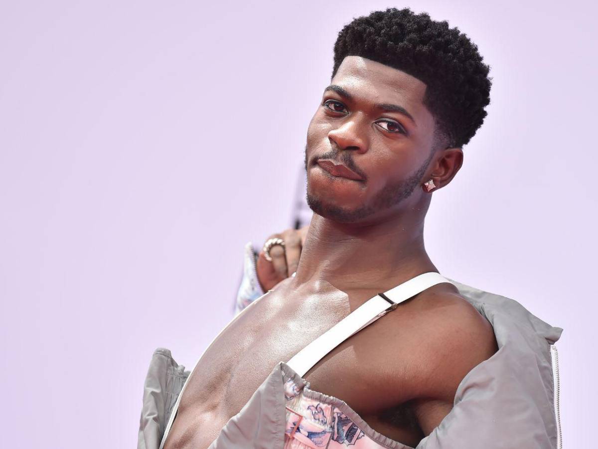 Lil Nas X es hospitalizado tras un confuso ataque con la policía, ¿qué pasó?