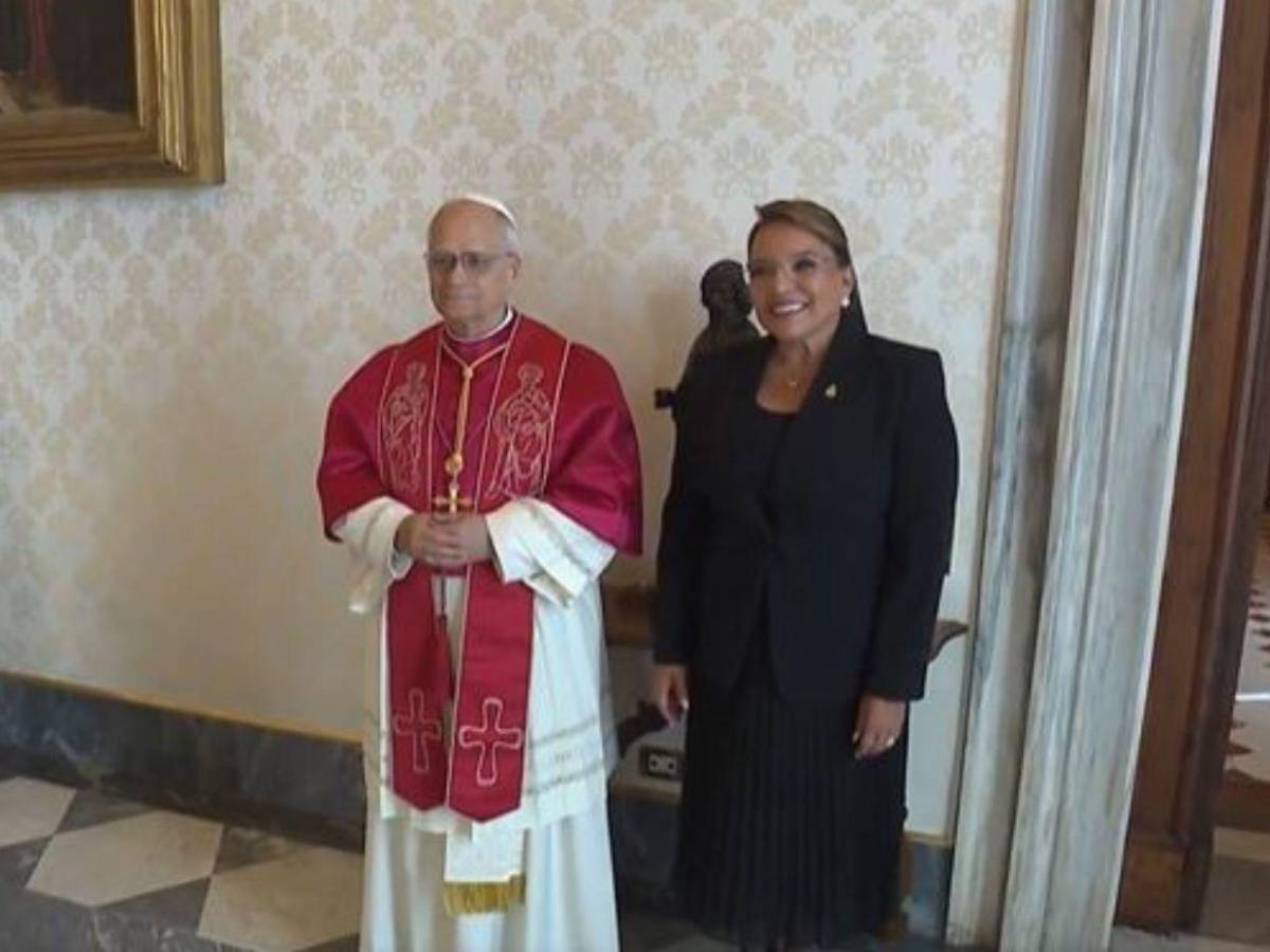 ¿Qué regalos intercambiaron la presidenta Xiomara Castro y el papa León XIV?