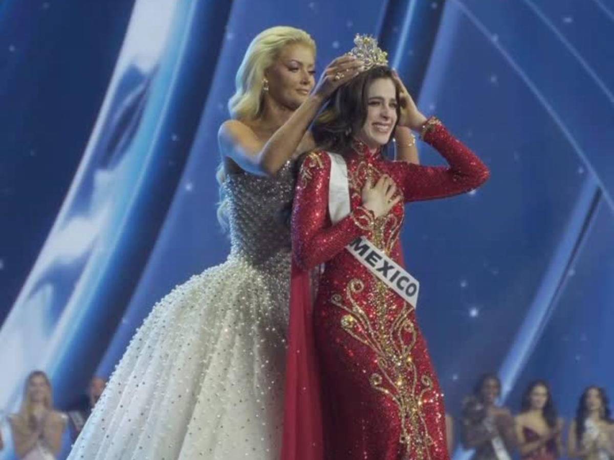 Polémica rodea a Fátima Bosch: contrato millonario vincula a su padre con presidente de Miss Universo