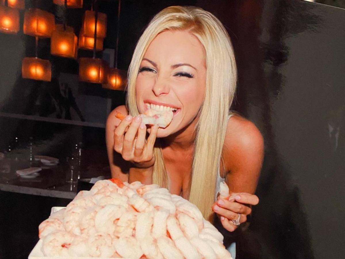 Viuda de Hugh Hefner revela quién era el visitante habitual de la Mansión Playboy
