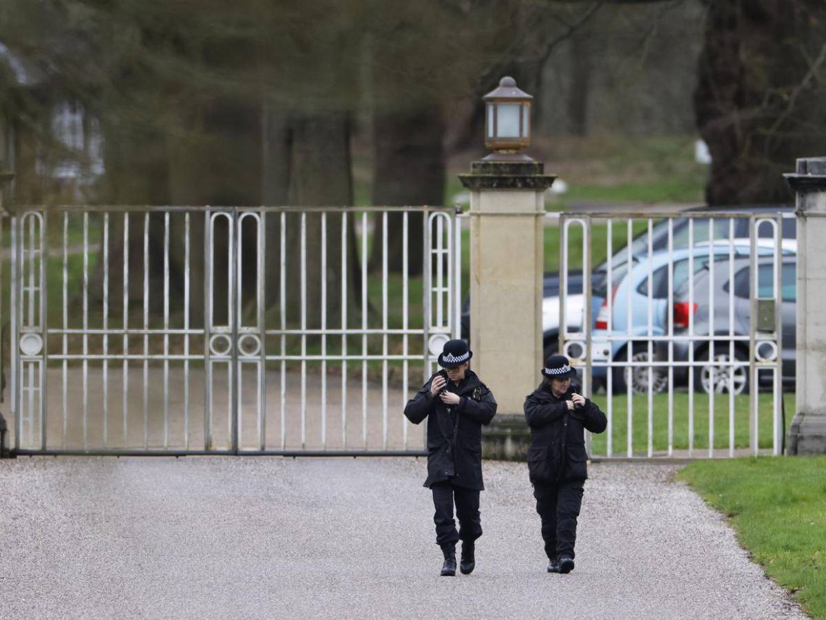 Pruebas de ADN, huellas dactilares y foto: así fue la detención del expríncipe Andrés